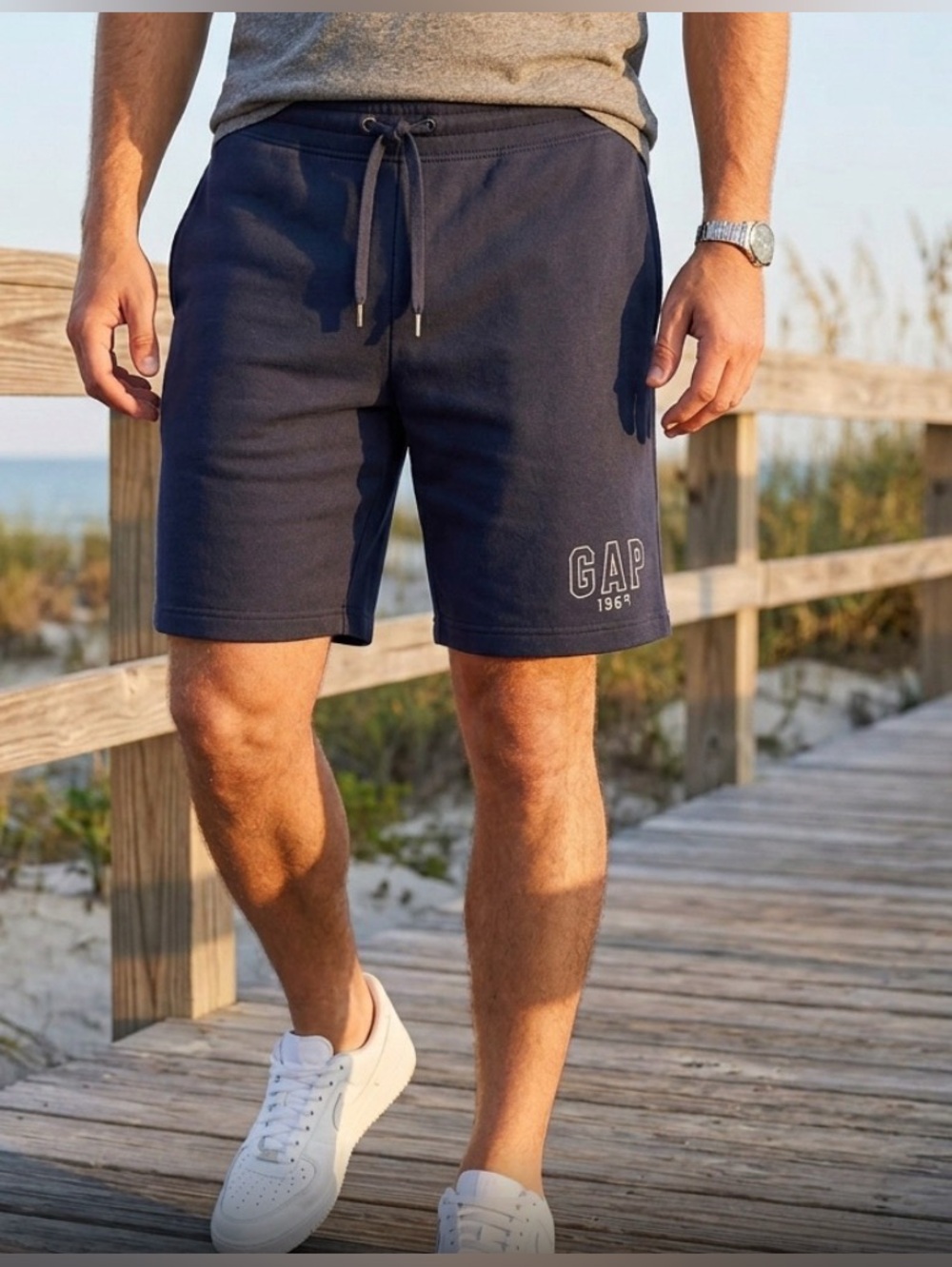 GAP Men's Navy Drawstring Logo Fleece Shorts NWOT Size Medium